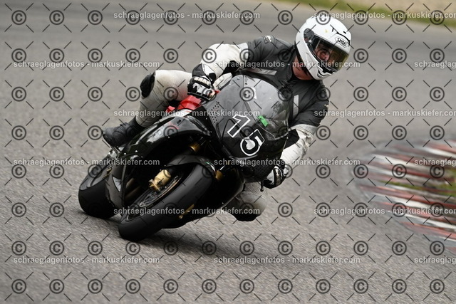 25bt02-1284 | markuskiefer.com - Realisiert mit Pictrs.com