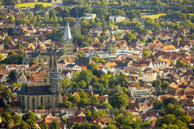 Soest230806094 | Luftbild, Innenstadtansicht, Altstadt, evang. Kirche Sankt Maria zur Wiese, St. Petri Alde Kerke, St. Patrokli-Dom, Sankt Pauli Kirche, Soest, Soester Börde, Nordrhein-Westfalen, Deutschland