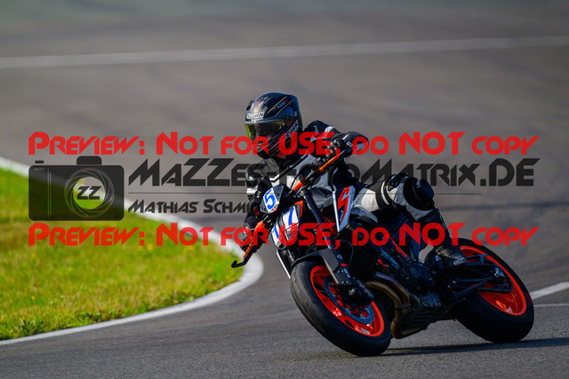 MaZZes_FotoMatrix_240725_6007705_7892 | BLAU