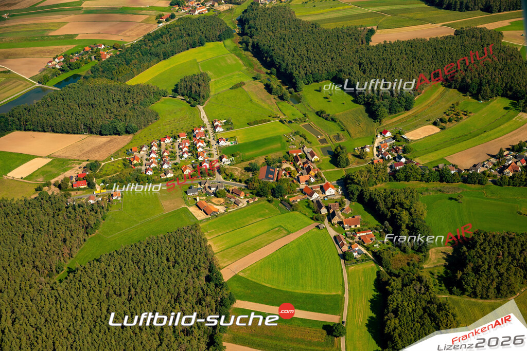 Das Luftbild zeigt : Ottersdorf Büchenbach - Die Luftaufnahme wurde 2023 vom UL-Flugzeug aus erstellt ( keine Drohne ) - Hochauflösende Luftaufnahme - Für grossformatige Ausdrucke geeignet. Die Geschenkidee !Mit Lizenz und Bildrechte bestellbar