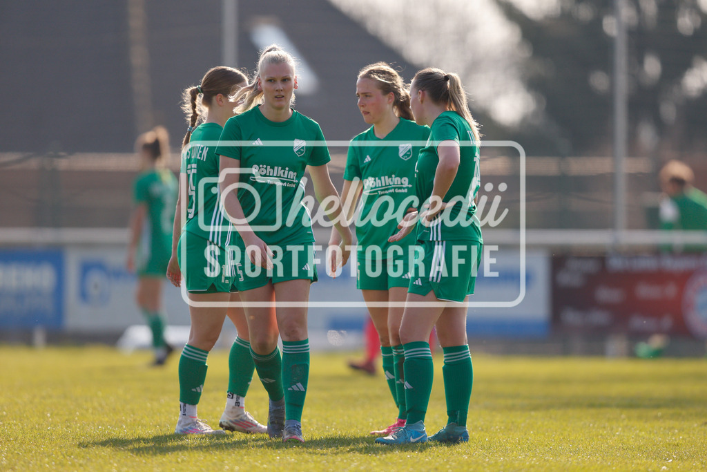 Fußball I Frauen I Saison 2025-2026 I Oberliga Niedersachsen I 17. Spieltag I TuS Lutten - BW Hollage-130 | realhellocedii - Realisiert mit Pictrs.com