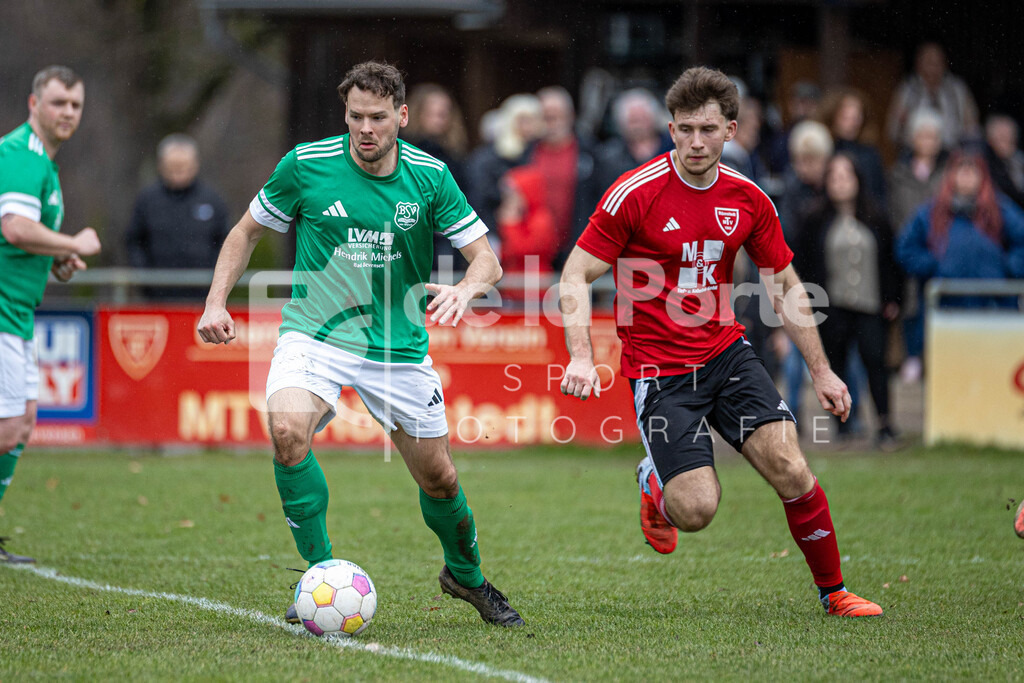 Union Bevensen - Iwers_ Julian (r. Jakob Lesniak) vs Römstedt II 280326 dlP | immodelaporte-sportfotos - Realisiert mit Pictrs.com