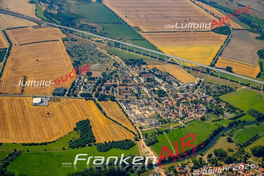 Wetzendorf Karsdorf Bild- Das Luftbild wurde 2025 vom UL-Flugzeug heraus erstellt ( keine Drohne bzw. Drohnenaufnahme ) - Hochauflösende Luftaufnahme -Nicht vergleichbar mit Google Maps oder Satelittenbilder- Die Geschenkidee !Mit Lizenz und Bildrechte bestellbar - CC