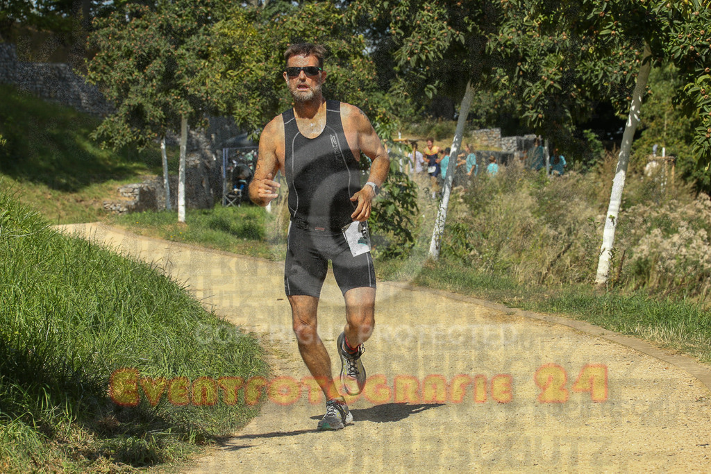 250824_1230_EX1_9593 | Sportfotografie im Rhein-Sieg Kreis, Köln, Bonn, NRW, Rheinland Pfalz, Hessen, etc. Unser Tätigkeitsfeld umfasst den Laufsport vom Volkslauf über den Marathon, Duathlon, Triathon bis zum Ultralauf wie Kölnpfad Ultra oder Schindertrail.