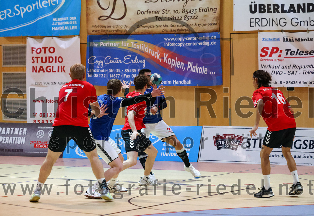 2022-11-19_032_SpVgg_Altenerding_gegen_TG_Landshut_II | Erding, Deutschland, 19.11.2022:
Handball, Bezirksoberliga Männer 2022 / 2023, 9. Spieltag, SpVgg Altenerding gegen TG Landshut II, Endergebnis: 33:31

Simon Dybilasz (SpVgg Altenerding, #7), Tim Steininger (SpVgg Altenerding, #10), Luis Leitner (SpVgg Altenerding, #16)

Foto: Christian Riedel / fotografie-riedel.net