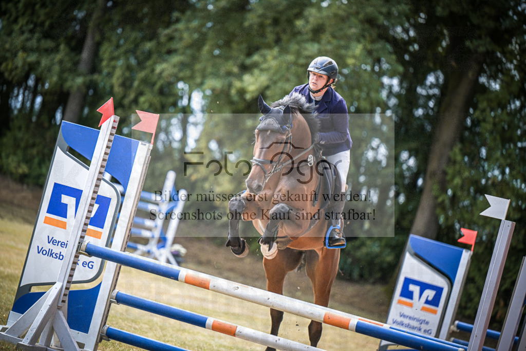 DOS_0758 | Entdecke hochwertige Reitturnierfotos von Foto Oger. Professionell, emotional und authentisch – jetzt Lieblingsmomente im Shop bestellen. - Realisiert mit Pictrs.com