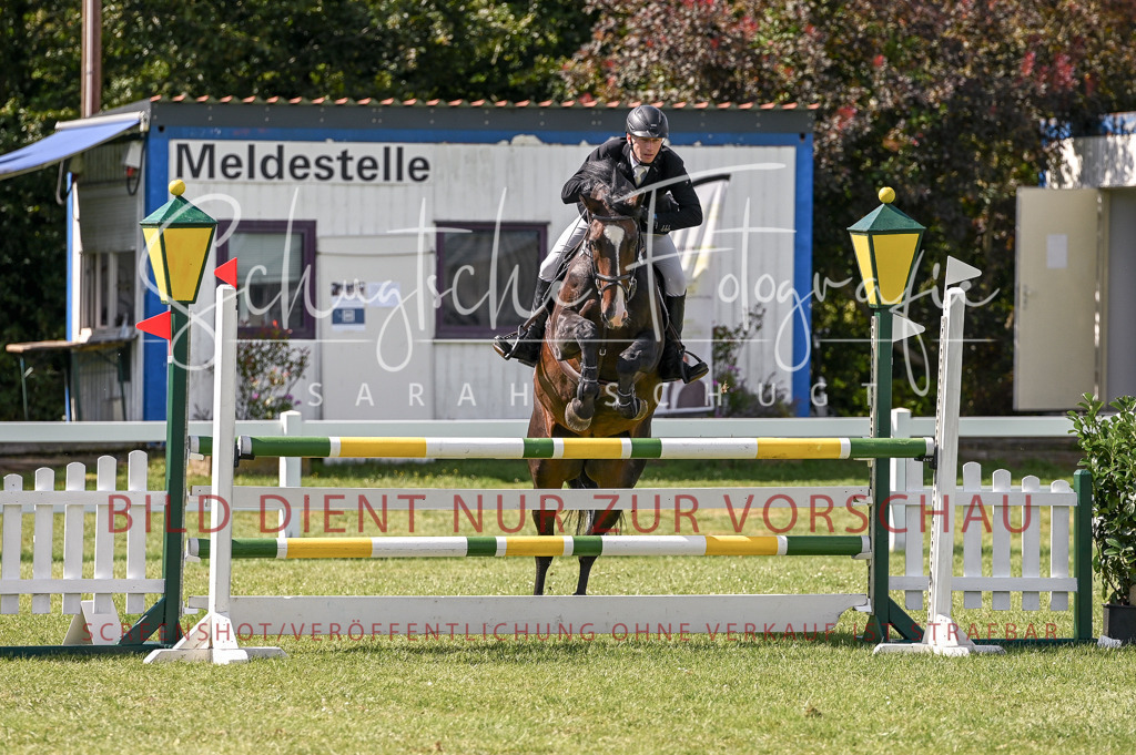 Schugtsche-Düren.2024-09.Springprf.L-149 | Schugtsche Fotografie - Realisiert mit Pictrs.com