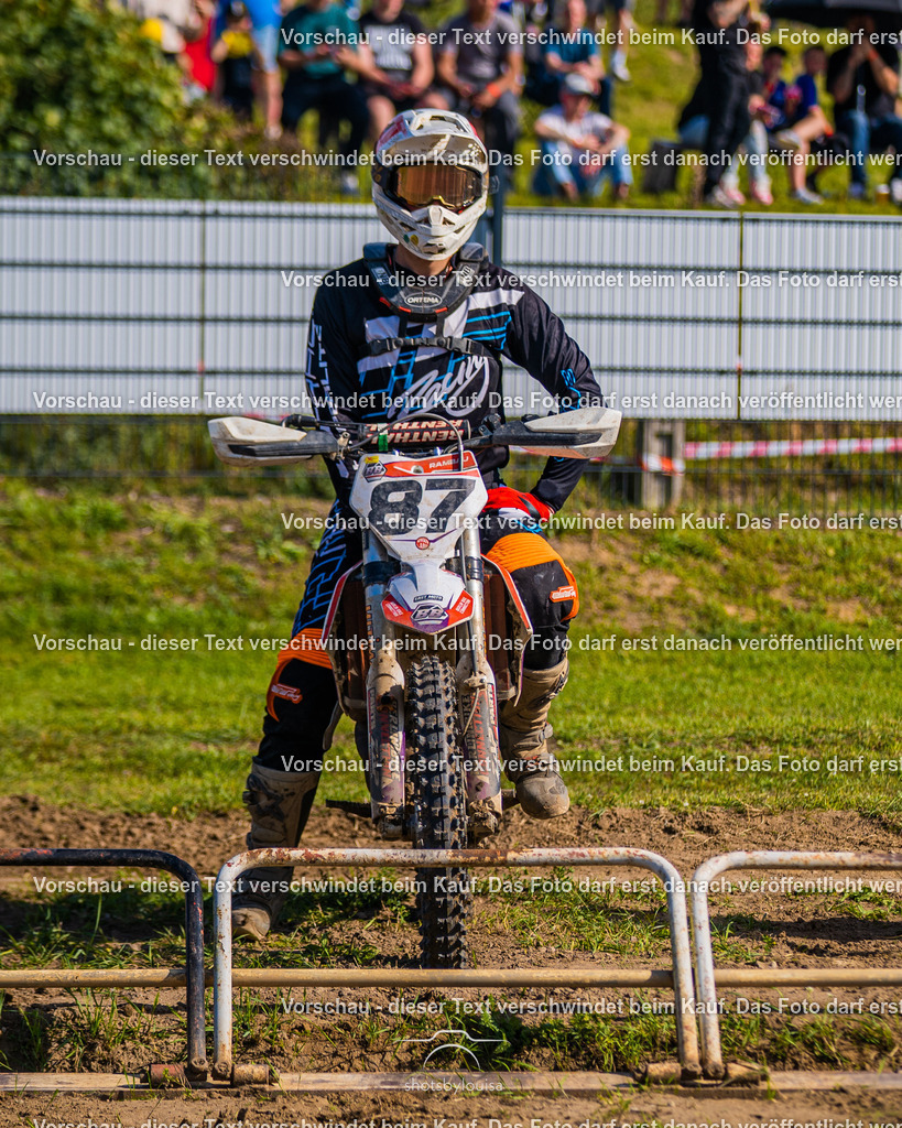 09_21_LM_Schenkenhorst-9097 | Sportfotografin aus Berlin-Brandenburg mit Fokus auf Motocross. Ich halte deine sportliche Leistung und echte Emotionen auf und neben der Strecke professionell fest. Entdecke die Fotos von deinem Rennen und bestelle sie direkt hier im Shop.