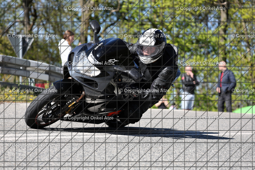 IMG_8436 | Fotograf am Kyffhäuser. Onkel Atze. Kyffhäuser Rennstrecke. Café36. Motorsportfotografie. - Realisiert mit Pictrs.com