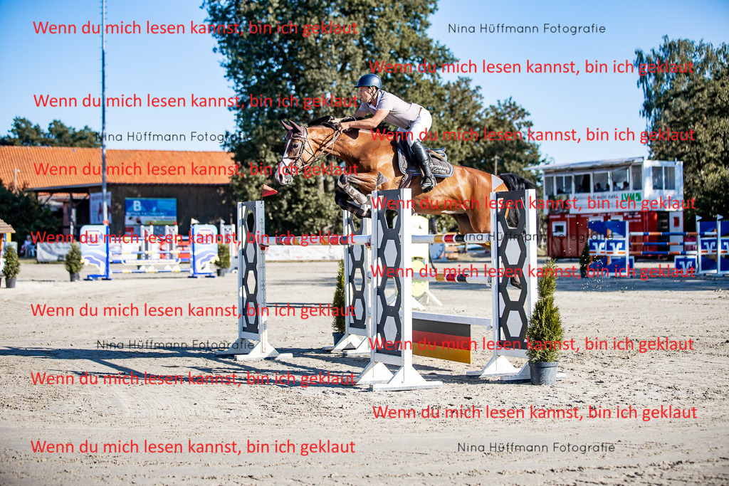 BK1A8134 | Turnierbilder Turnierfotos Nina Hüffmann Turnierfotografie Pferdefotografie Tierzeichnung Haustierzeichnung Pferdezeichnung Hundezeichnung Videograf  - Realisiert mit Pictrs.com