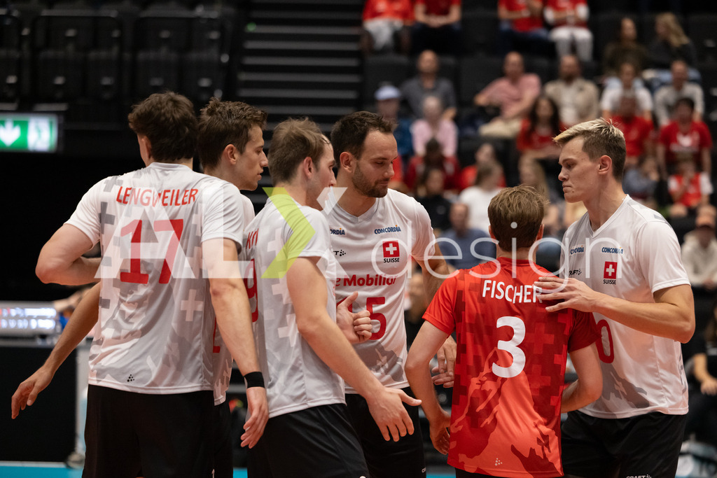 Luxembourg v Switzerland - CEV European League Men | KRIENS, SWITZERLAND - JUNE 12: JULIAN FISCHER of Switzerland, ALEXANDER LENGWEILER of Switzerland, JULIAN WEISIGK of Switzerland, CYRIL KOLB of Switzerland celebrating during the CEV European League match between Luxembourg and Switzerland at Pilatus Arena on June 12, 2026 in Kriens, Switzerland. - Realisiert mit Pictrs.com