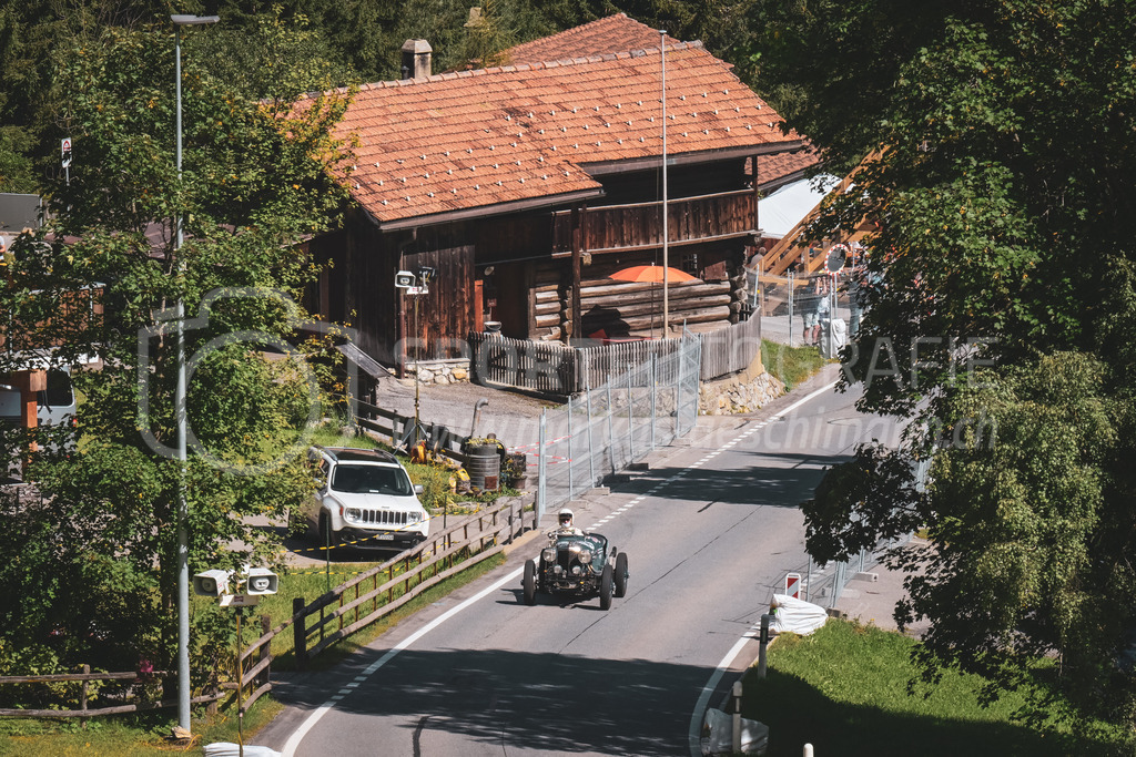 21. Arosa ClassicCar 2025 - 6. =September= 2025 | Jürg Nussbaumer aus Hünenberg (SUI) in einem Alvis 12/70 Brookland Special aus dem Jahre 1938 mit Startnummer 114 am Arosa ClassicCar 2025 in der Kategorie Alpine Performance..@arosaclassiccar, @arosa.official, #arosaclassiccar, #arosa, #76curves, #classiccarBild: Sportfotografie Markus Aeschimann | www.markus-aeschimann.ch - Realisiert mit Pictrs.com