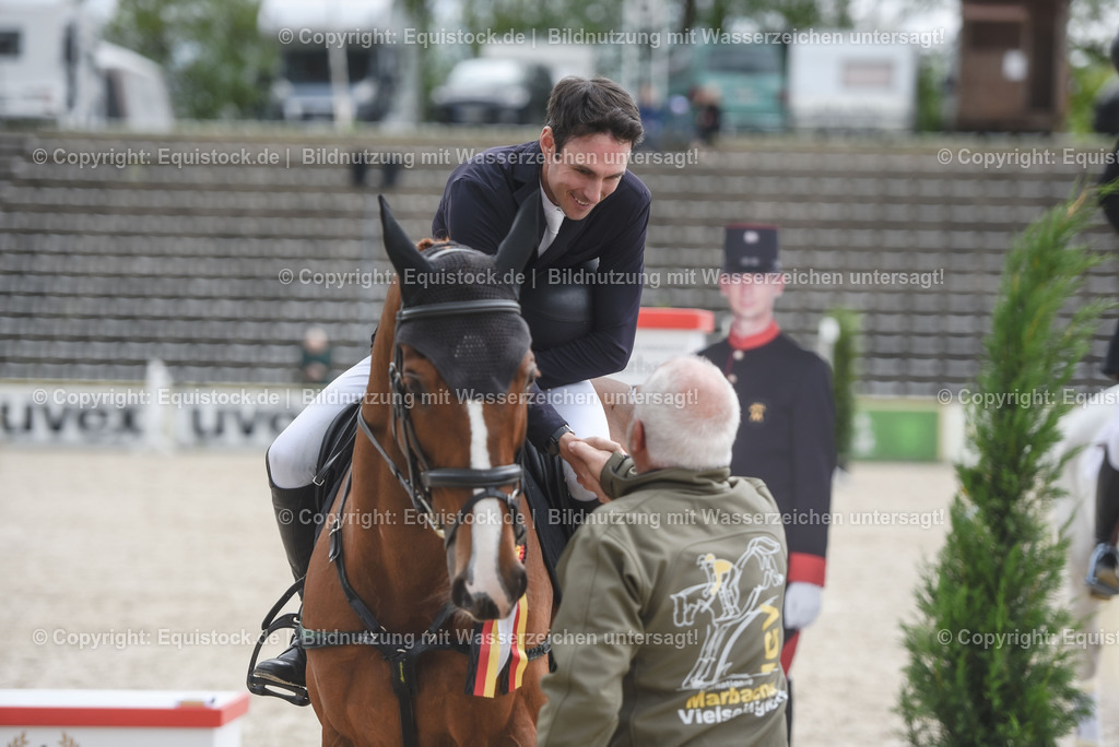 20230514_CCI4_Springen_0448 | equistock