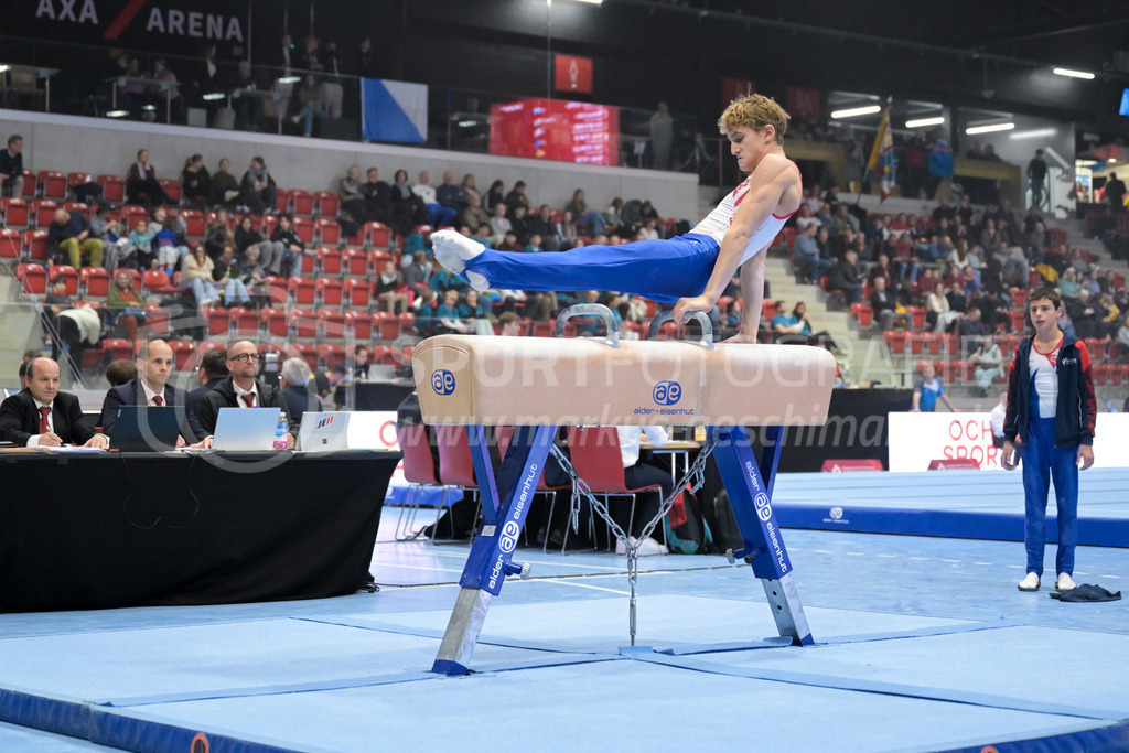 Schweizer Meisterschaften Kunstturnen Mannschaften Männer (B) - 22. November 2025 | Schweizer Meisterschaften Kunstturnen Mannschaften Männer (B)AXA Arena, WinterthurBild: Sportfotografie Markus Aeschimann | www.markus-aeschimann.ch - Realisiert mit Pictrs.com