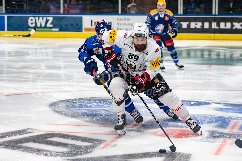 Swiss National League: Semifinals Game 4: ZSC Lions - Fribourg-Gotteron | 14.04.2022, Zürich, Hallenstadion, Swiss National League: Semifinals Game 4: ZSC Lions - Fribourg-Gotteron, #89 Andrey Bykov (Fribourg). - Realisiert mit Pictrs.com