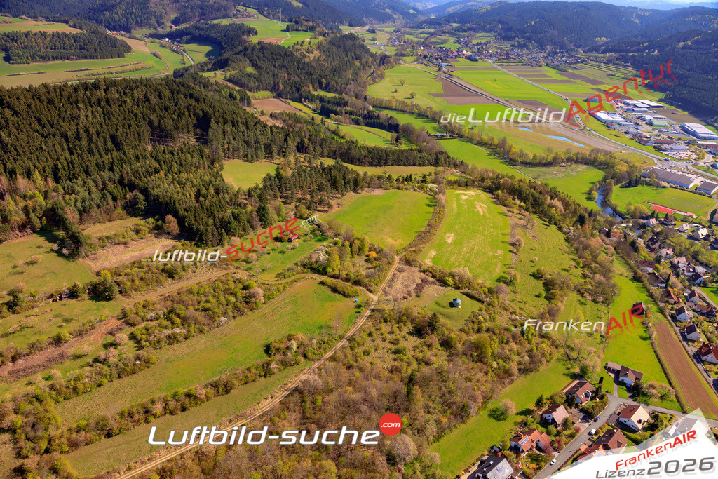 Die Luftaufnahme der Stadt Marktrodach wurde 2017 vom Flugzeug heraus erstellt ( keine Drohne )- hohe Auflösung für beste Qualität
