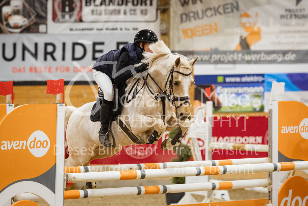 231118_PonyTrophy-240 | Deine schönsten Turniermomente als professionelle Fotos! Entdecke hochwertige Pferdesport-Fotografie im Online-Shop. Jetzt Fotos finden & bestellen!
