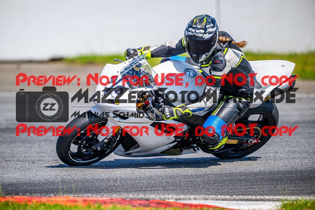 MaZZes_FotoMatrix_240520_6021986_9555 | GELB