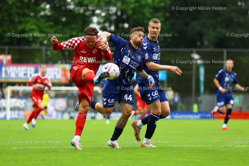 NH_FCEintrachtNorderstedt_VfBOldenburg_RegionalligaNord_03082025 | #7 Nick Gutmann (FC Eintracht Norderstedt), #44 Nico Knystock (VfB Oldenburg)Fußball I Herren I Regionalliga Nord I Saison 2025-2026  I 2. Spieltag I FC Eintracht Norderstedt - VfB Oldenburg I 03.08.2025 I Edmund-Plambeck-Stadion