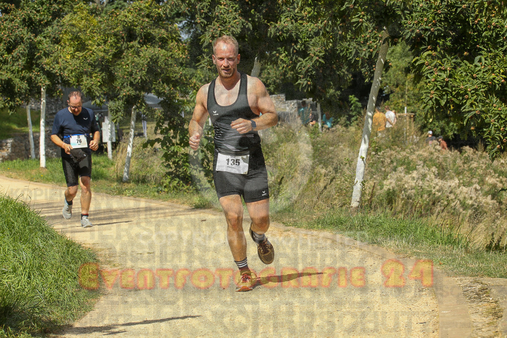 250824_1248_EX1_0583 | Sportfotografie im Rhein-Sieg Kreis, Köln, Bonn, NRW, Rheinland Pfalz, Hessen, etc. Unser Tätigkeitsfeld umfasst den Laufsport vom Volkslauf über den Marathon, Duathlon, Triathon bis zum Ultralauf wie Kölnpfad Ultra oder Schindertrail.