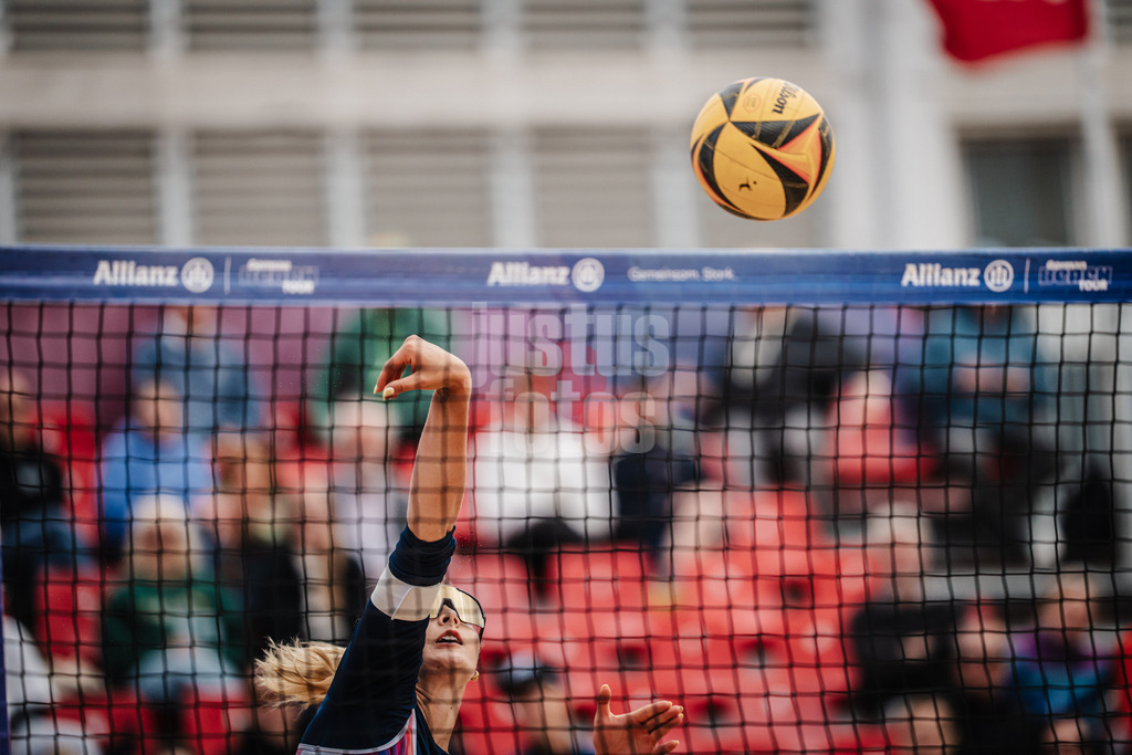 Beachvolleyball | Frauen | Allianz German Beach Tour 2025 | Tourstop Berlin | 22.08.2025 | Anna-Chiara Reformat beim Angriff