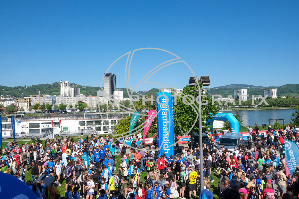 ..... | LINZ,AUSTRIA,27.April 24, Int. 3 Brückenlauf Linz  , Image shows: Photo: WAPICS / Michael ring
