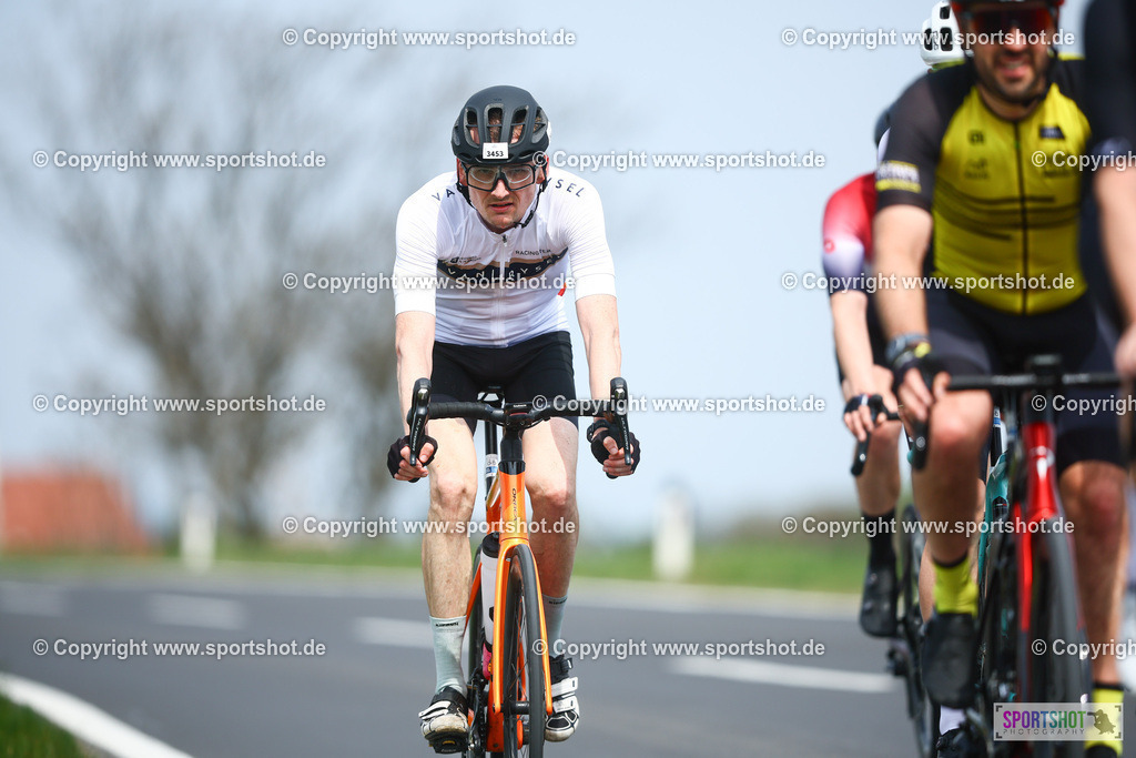 822_TRA56086 | Neusiedlersee Radmarathon 2026@sportshot_your_pictrs #yourpictures#roadtowm2029 #nrm #neusiedlerseeradmarathon #neusiedlersee #neusiedlerseetourismus #burgenland #mörbisch #nrm26 #burgenlandtourismus #voglundco #poweredbyburgenlandtourismus #radsport #rad #marathon #ucigranfondo #visitburgenland #ucigranfondoworldseries