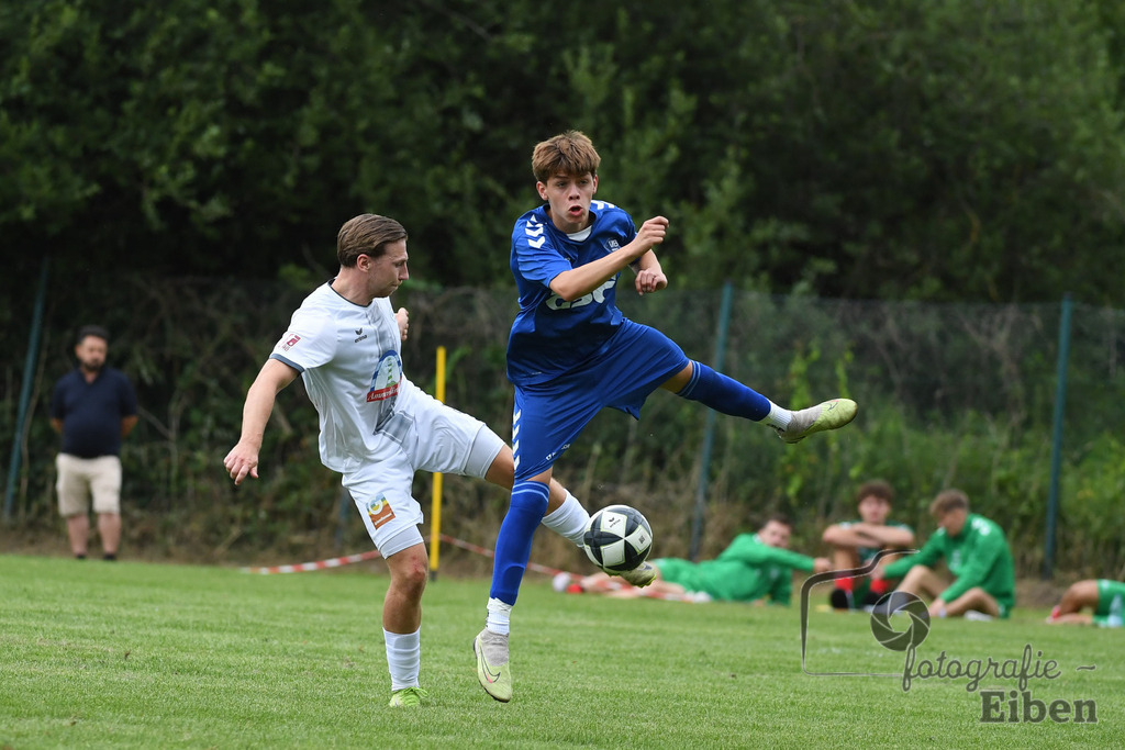 Sport-Duwe Cup | Sport-Duwe Cup Oldenburg; SSV Jeddenloh (weiß)-VFB Oldenburg (blau) am 05.07.2025 in Oldenburg (Sportanlage TuS Eversten), Photo: Philip Eiben 2025 - Realisiert mit Pictrs.com