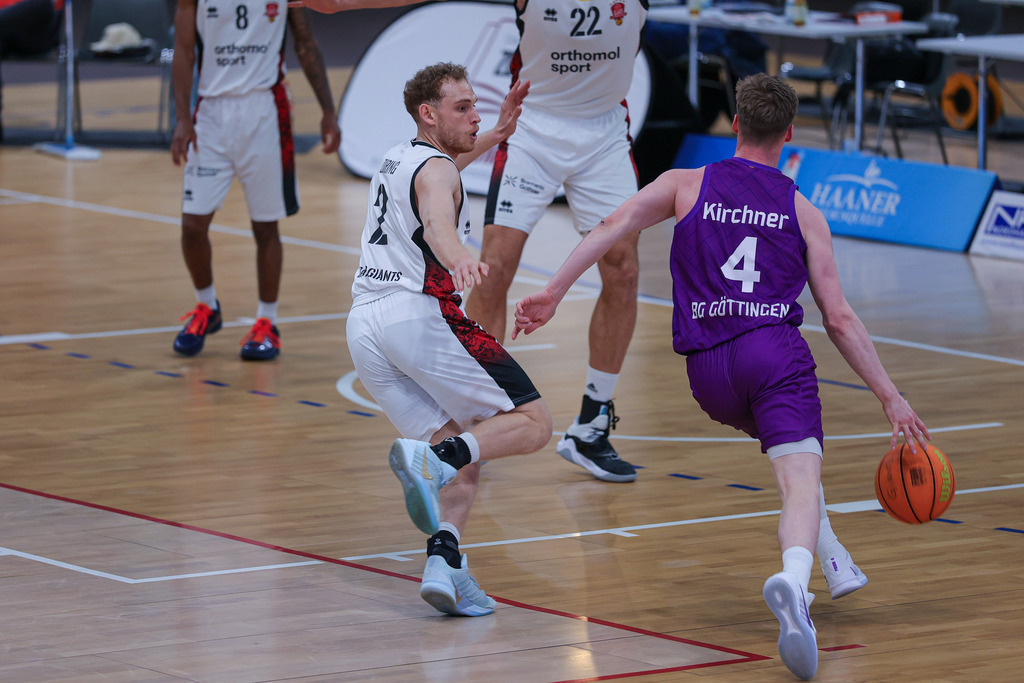 Pro A BAYER GIANTS vs BG Göttingen-33 | Fotos von Basketballspielen aus dem Raum NRW fotografiert von Gero Mueller-Laschet und Daniel Schaefer - Realisiert mit Pictrs.com