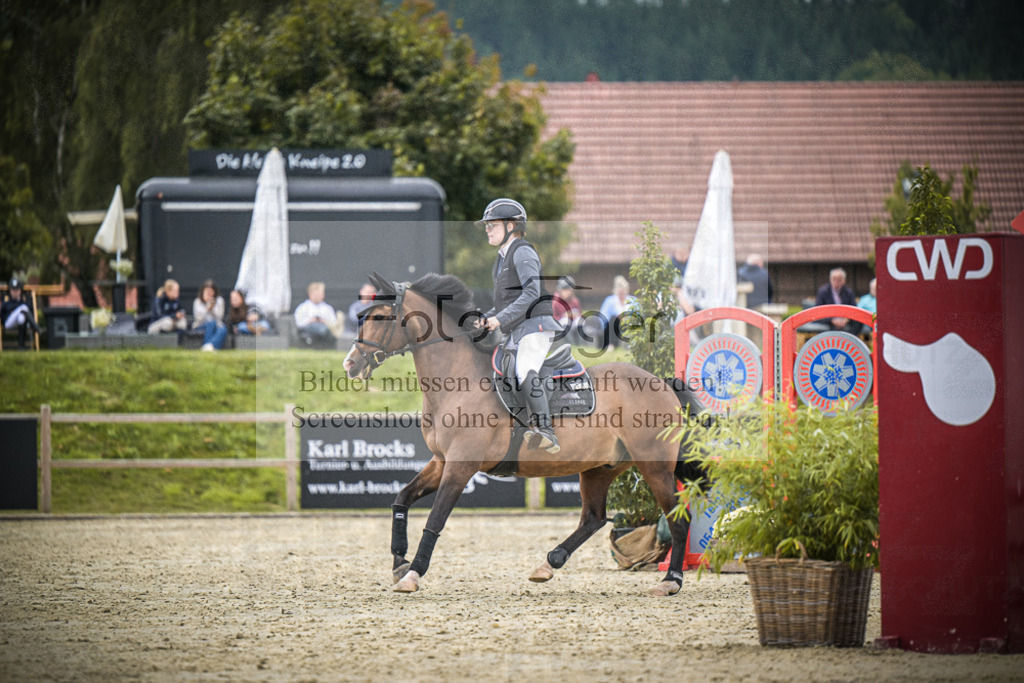 DOS_0956 | Entdecke hochwertige Reitturnierfotos von Foto Oger. Professionell, emotional und authentisch – jetzt Lieblingsmomente im Shop bestellen.Deutschlandweite Turnierfotografie. - Realisiert mit Pictrs.com