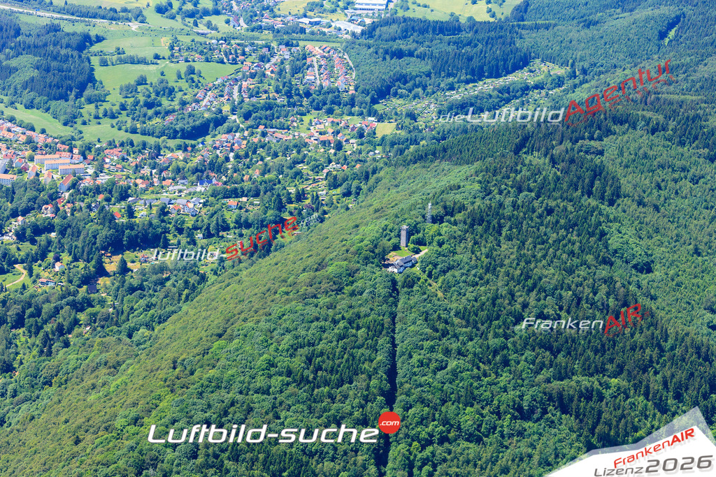 Die Luftaufnahme der Stadt Suhl wurde vom UL-Flugzeug heraus erstellt ( keine Drohne )- hohe Auflösung für beste Qualität
