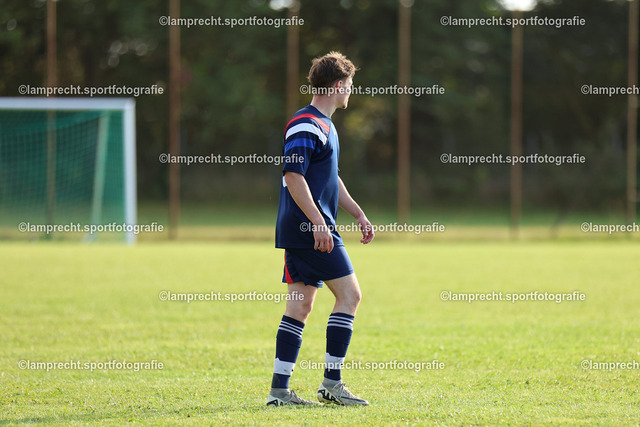 Fußball I Herren I Saison 2025-2026 I Kreisklasse A Süd-Ost I 6. Spieltag I SG Scharbeutz-Pönitz - VfL Bad Schwartau I 13.09.2025.060 | Janic Rist (6, SG Scharbeutz/Pönitz) - Realisiert mit Pictrs.com