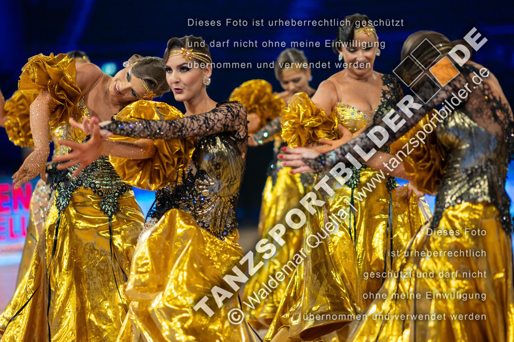20251206-01007 | Hier finden Sie Tanz Bilder vom Latein und Standard Formationen tanzen. Sportbilder vom Tanzsport. Schöne Fotos und von Weltmeisterschaft, Europameisterschaft, Bundesliga, Regionalliga, Oberliga und Landesliga sowie von GOC Stuttgart, DanceComp, WM Bremen