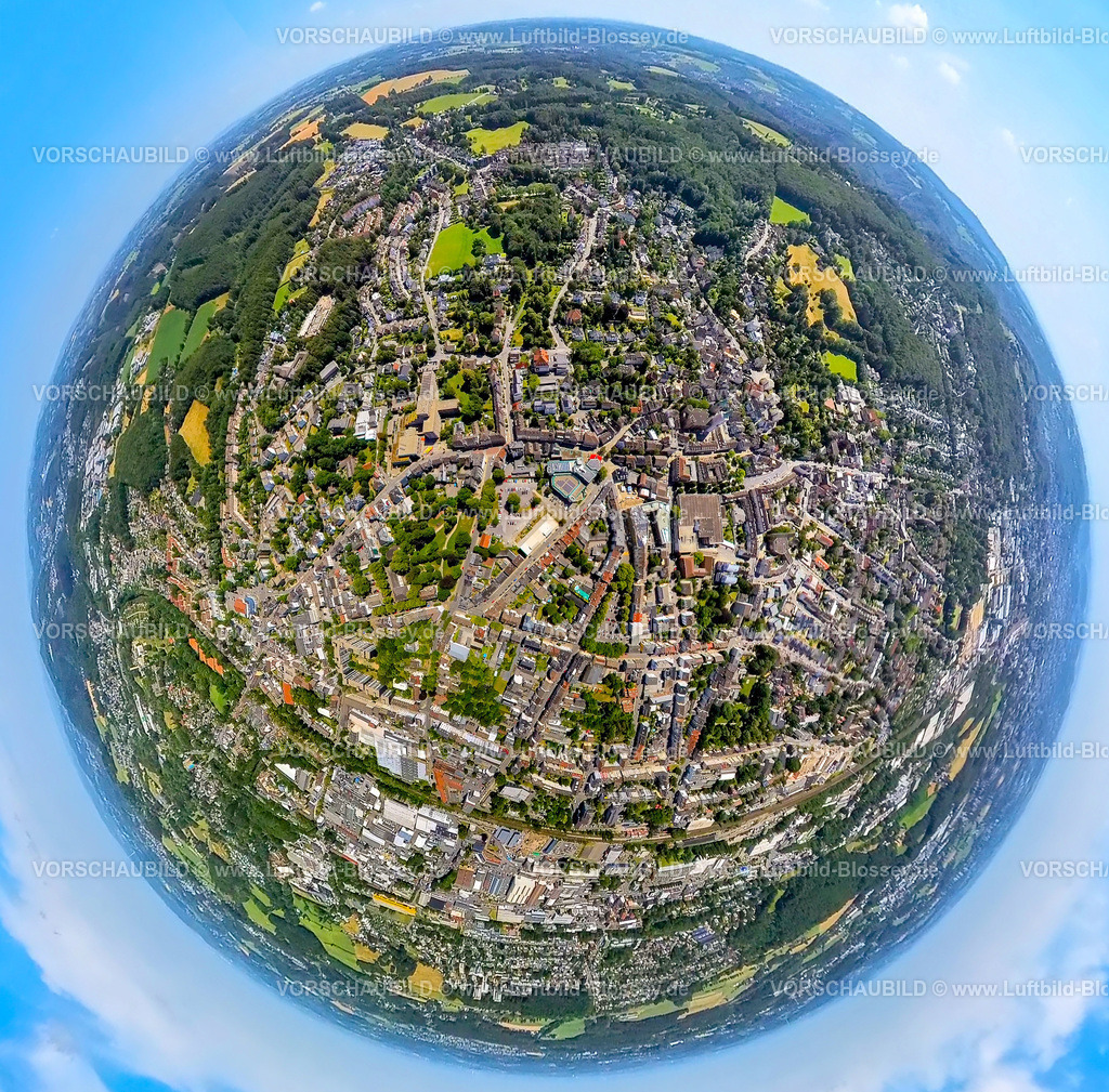 Schwelm230790277_Kreishaus | Luftbild, Stadtmitte, Kreishaus, evang. Christuskirche und Wilhelmspark, Erdkugel, Fisheye Aufnahme, Fischaugen Aufnahme, 360 Grad Aufnahme, tiny world, , Schwelm, Ruhrgebiet, Nordrhein-Westfalen, Deutschland