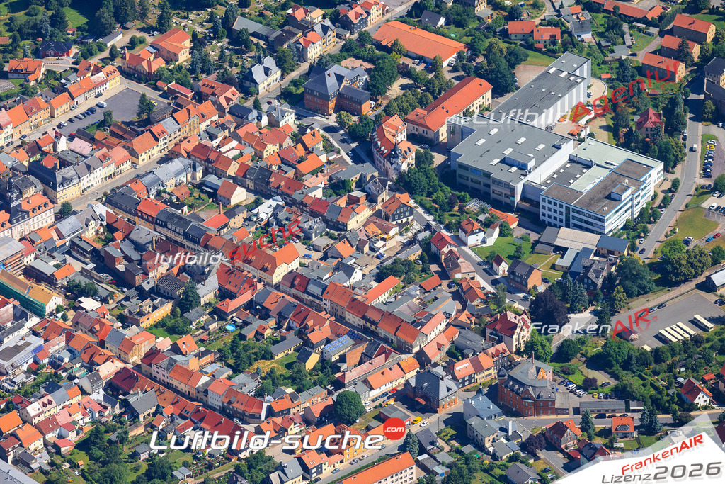 Die Luftaufnahme der Stadt Königsee Rottenbach wurde vom UL-Flugzeug heraus erstellt ( keine Drohne )- hohe Auflösung für beste Qualität