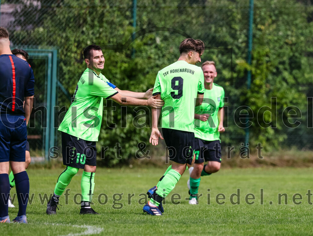 2023-09-03_028_TSV_Oberpframmern_II_gegen_TSV_Hohenbrunn_II | Oberpframmern, Deutschland, 03.09.2023:
Fußball, B-Klasse 2023 / 2024, 3. Spieltag, TSV Oberpframmern II gegen TSV Hohenbrunn II, Endergebnis: 0:2

Ivan Tadic (TSV Hohenbrunn, #10), Maik Barkic (TSV Hohenbrunn, #9)

Foto: Christian Riedel / fotografie-riedel.net