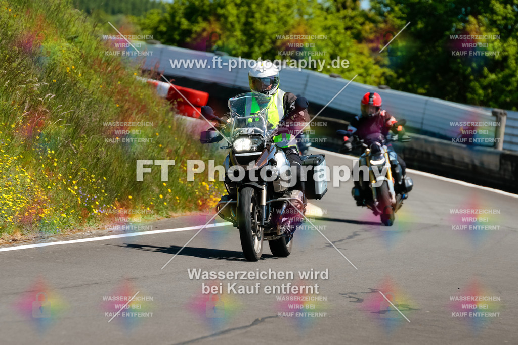 Moto-TeamOBK-22228 | Hier findet Ihr Bilder von Touristenfahrten auf der Nürburgring Nordschleife oder von anderen Veranstaltungen die ich besucht habe. Viel Spass beim Durch Schauen 
