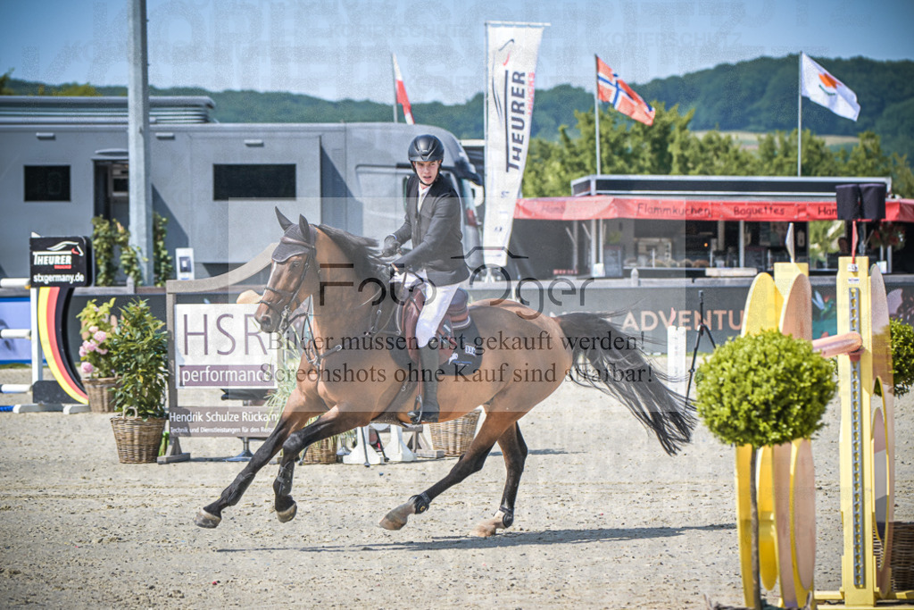 DOS_5833 | Entdecke hochwertige Reitturnierfotos von Foto Oger. Professionell, emotional und authentisch – jetzt Lieblingsmomente im Shop bestellen.Deutschlandweite Turnierfotografie. - Realisiert mit Pictrs.com