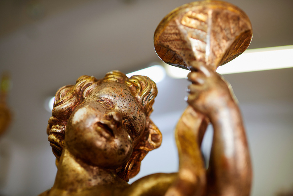 Atelier GoldRichtig | Wien, Austria - July 02, 2018: Atelier GoldRichtig; Detailaufnahme eines vergoldeten Engels, - Realisiert mit Pictrs.com