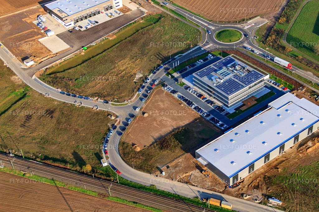 Luftbild: Neubau der ITK Engineering GmbH in Rülzheim im Bundesland Rheinland-Pfalz in Deutschland. – Foto: IMG_61100.jpg vom 18.11.2013 durch Werner Riehm/FLY-FOTO.de – Auflösung des Originals: 4752 x 3168 px – ITK Engineering - Ihr Partner für Digital Engineering