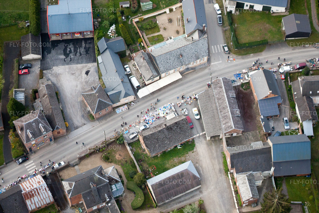 Aerial view: View of the town in Marly-Gomont in the state Aisne, France. – Photo: IMG_39967.jpg taken on 04/17/2011 by Werner Riehm/FLY-FOTO.com – Resolution of the original: 4752 x 3168 px