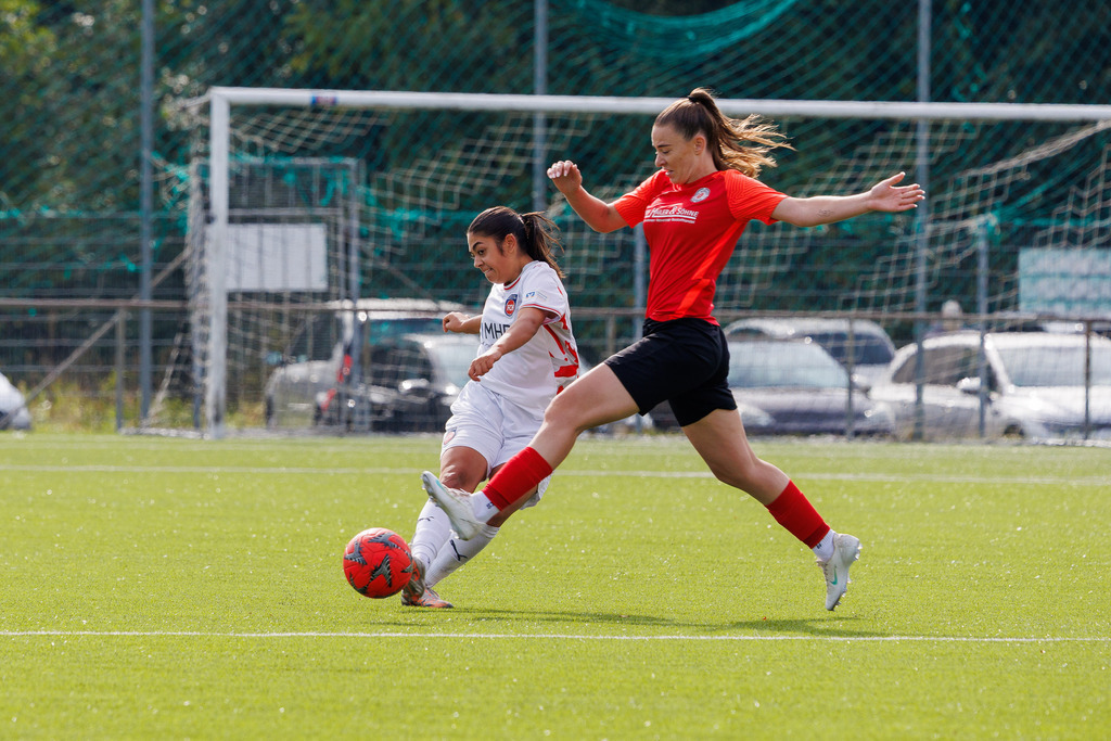 FCHHÜT_251003_6041 | 1.FC Heidenheim 1846 II vs. TSV Hüttlingen, Fußball, Frauen, Bezirkspokal, 2025/2026, 1.Runde, 03.10.2025 in Mergelstetten, Sportplatz 2(Foto: Michael Bulling) - Realisiert mit Pictrs.com