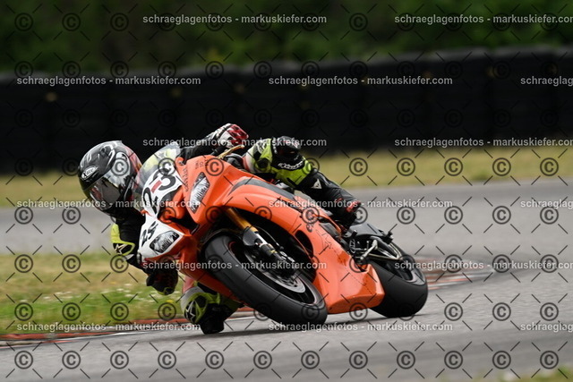 25bt02-1533 | markuskiefer.com - Realisiert mit Pictrs.com