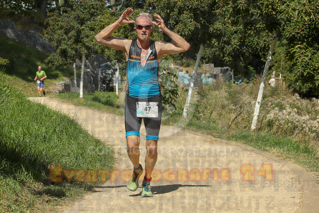 250824_1226_EX1_9380 | Sportfotografie im Rhein-Sieg Kreis, Köln, Bonn, NRW, Rheinland Pfalz, Hessen, etc. Unser Tätigkeitsfeld umfasst den Laufsport vom Volkslauf über den Marathon, Duathlon, Triathon bis zum Ultralauf wie Kölnpfad Ultra oder Schindertrail.