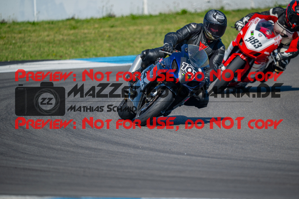 MaZZes-Fotomatrix-20260523-118659 | GRUEN