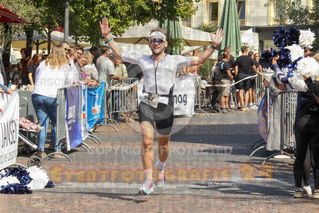 250824_1437_EV4_2004 | Sportfotografie im Rhein-Sieg Kreis, Köln, Bonn, NRW, Rheinland Pfalz, Hessen, etc. Unser Tätigkeitsfeld umfasst den Laufsport vom Volkslauf über den Marathon, Duathlon, Triathon bis zum Ultralauf wie Kölnpfad Ultra oder Schindertrail.