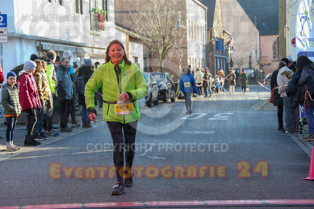 241201_1201_EX1_1254 | Sportfotografie im Rhein-Sieg Kreis, Köln, Bonn, NRW, Rheinland Pfalz, Hessen, etc. Unser Tätigkeitsfeld umfasst den Laufsport vom Volkslauf über den Marathon, Duathlon, Triathon bis zum Ultralauf wie Kölnpfad Ultra oder Schindertrail.