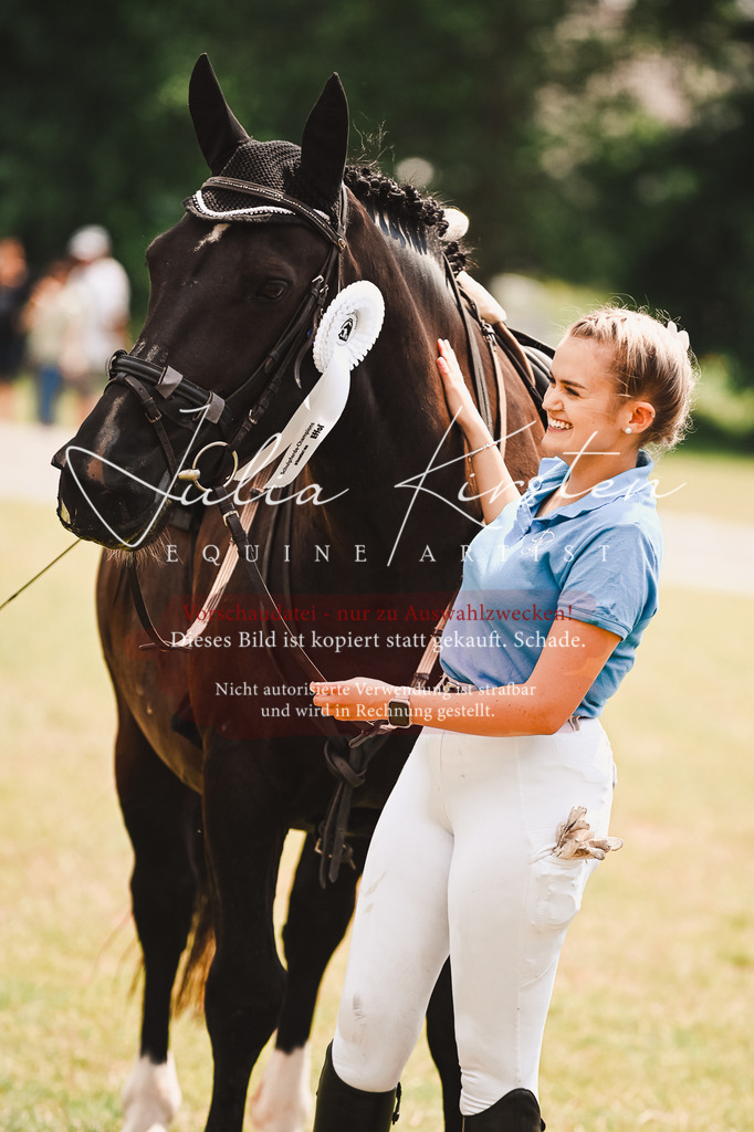 DSC_6434 | Pferde- und Turnierfotografie in Westsachsen. Pferdeportraits, Auftragszeichnungen und intuitive Kunst.