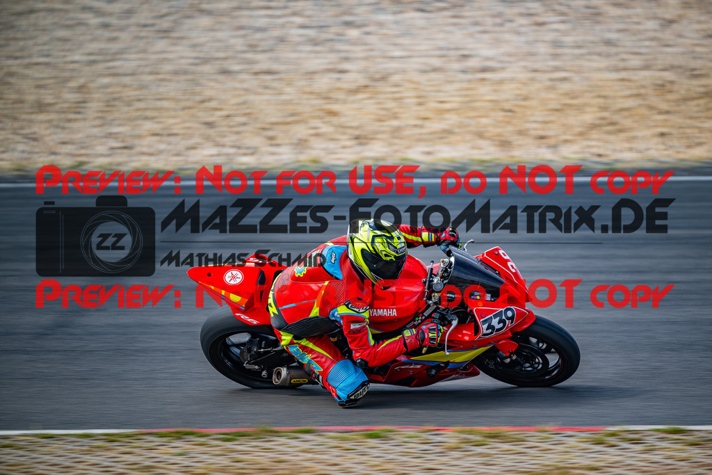 MaZZes_FotoMatrix_230719_9532 | WEISS