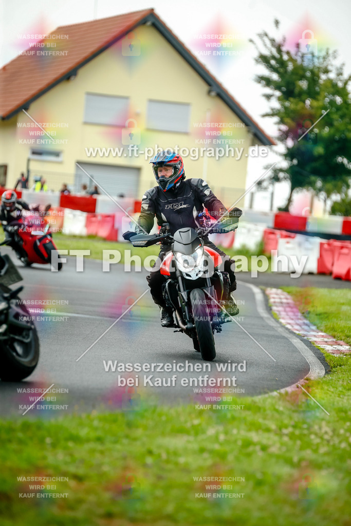 VBK-3782 | Hier findet Ihr Bilder von Touristenfahrten auf der Nürburgring Nordschleife oder von anderen Veranstaltungen die ich besucht habe. Viel Spass beim Durch Schauen 